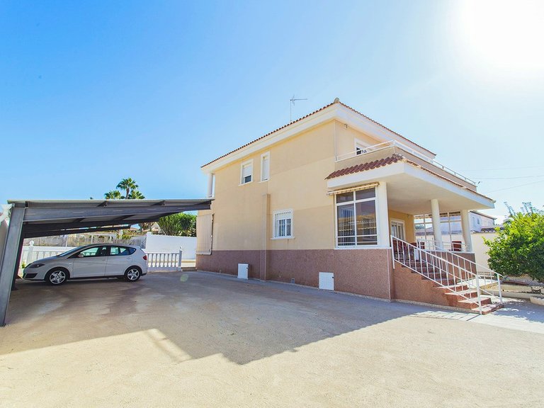 Villa for Sale in Torrevieja, Alicante 4