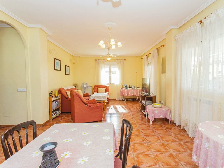 Villa for Sale in Torrevieja, Alicante 11