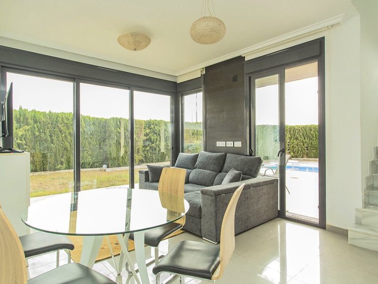 Villa for Sale in Cabo Roig, Alicante 2