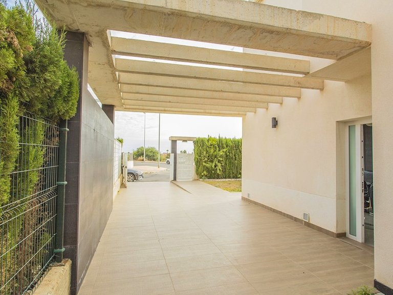 Villa for Sale in Cabo Roig, Alicante 11