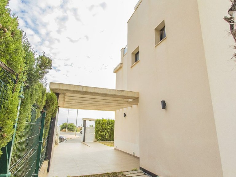 Villa for Sale in Cabo Roig, Alicante 13