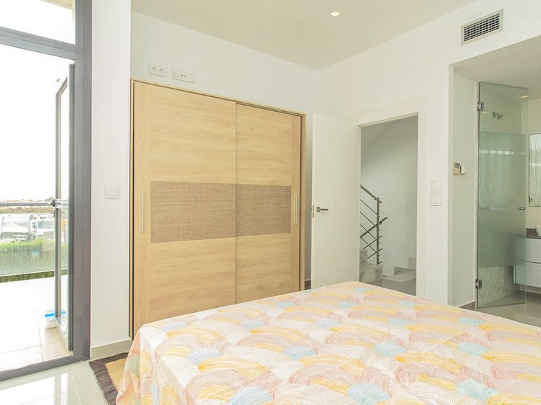 Villa for Sale in Cabo Roig, Alicante 32