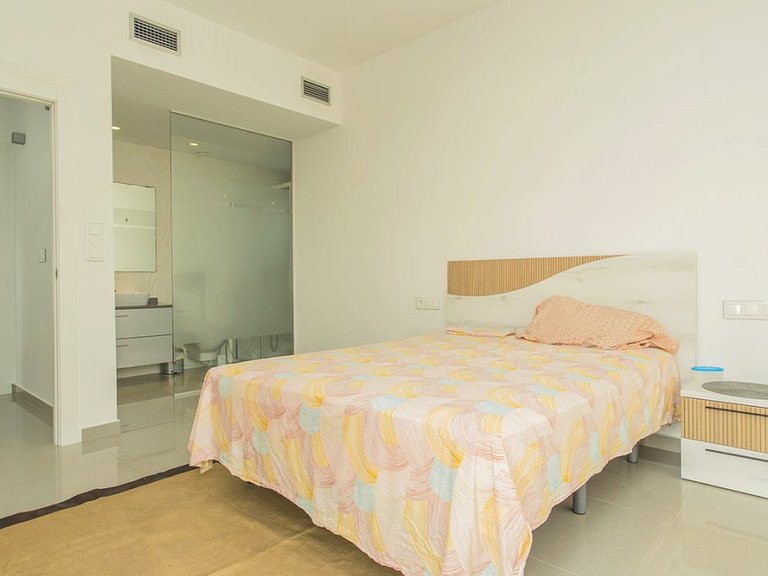 Villa for Sale in Cabo Roig, Alicante 34