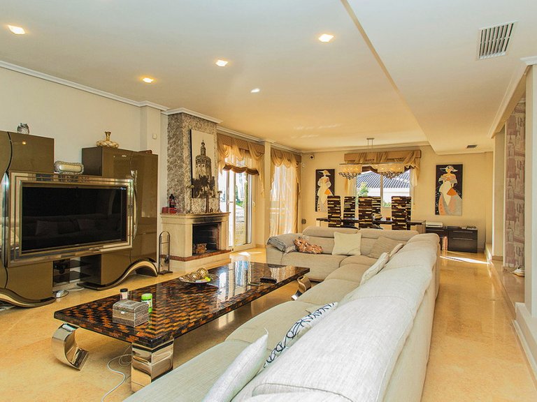 Villa for Sale in Torrevieja, Alicante 11