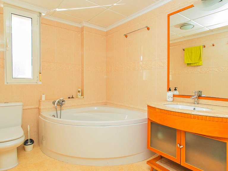 Villa for Sale in Torrevieja, Alicante 28