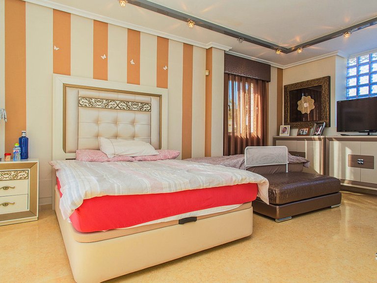 Villa for Sale in Torrevieja, Alicante 30