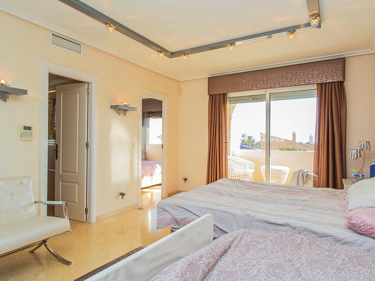 Villa for Sale in Torrevieja, Alicante 38