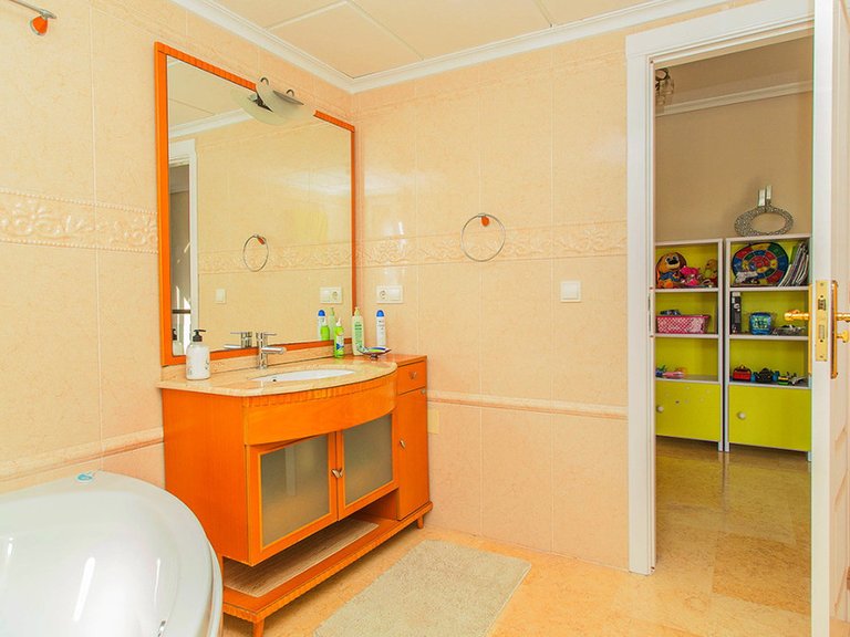 Villa for Sale in Torrevieja, Alicante 39