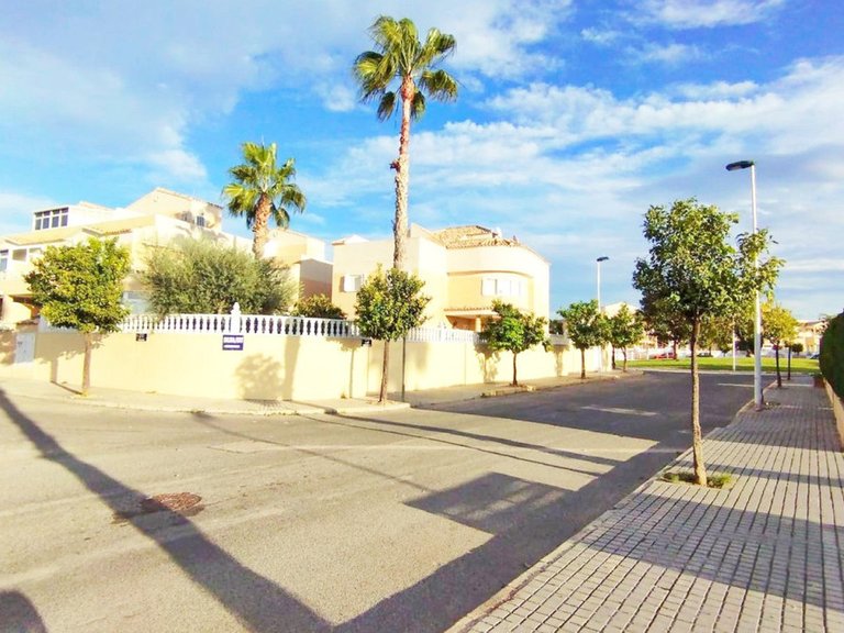 Villa for Sale in Alicante, Alicante 3