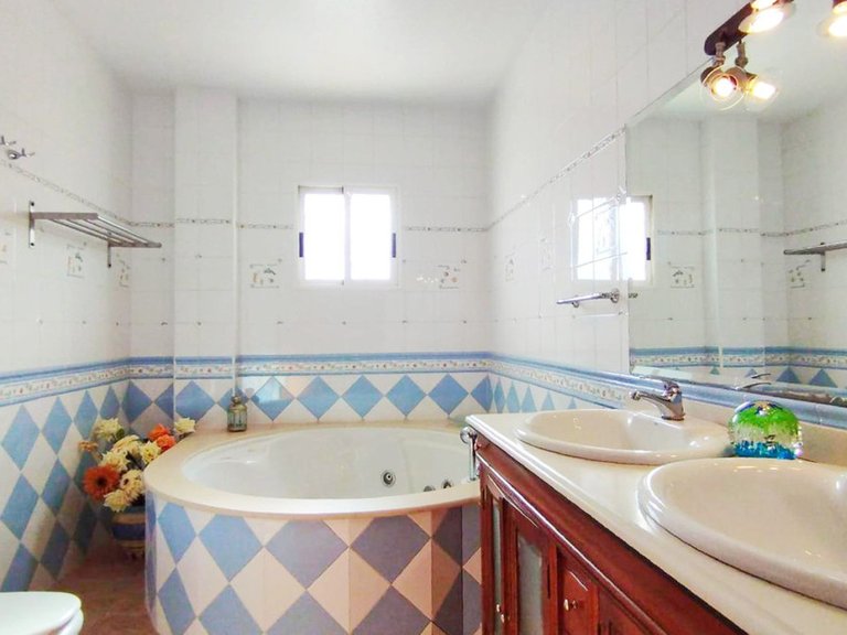 Villa for Sale in Alicante, Alicante 27