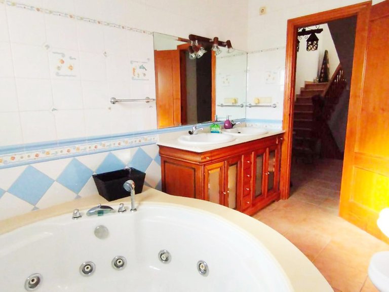 Villa for Sale in Alicante, Alicante 31
