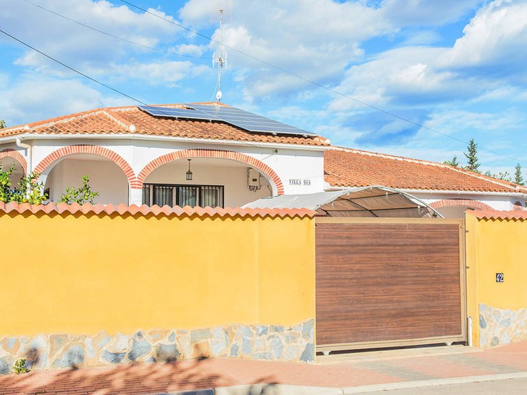 Villa for Sale in Los Balcones, Alicante 1