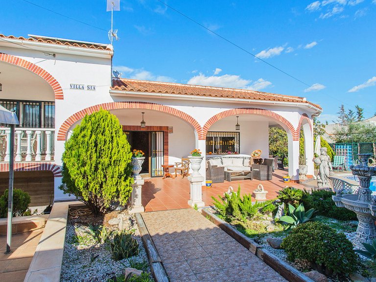 Villa for Sale in Los Balcones, Alicante 5
