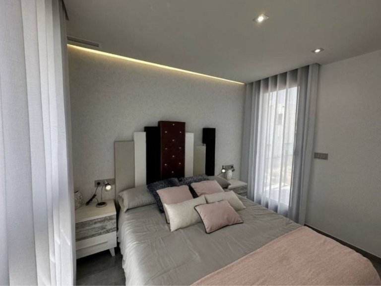 Villa for Sale in Los Altos, Alicante 7