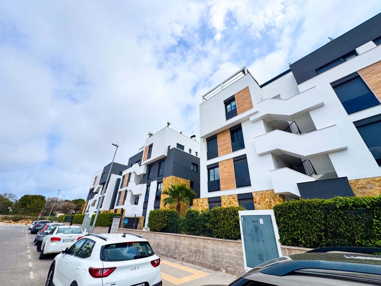 Apartment for Sale in Los Altos, Alicante 1