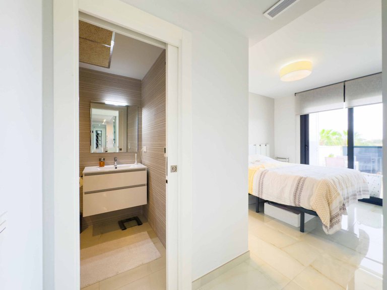 Apartment for Sale in Los Altos, Alicante 18