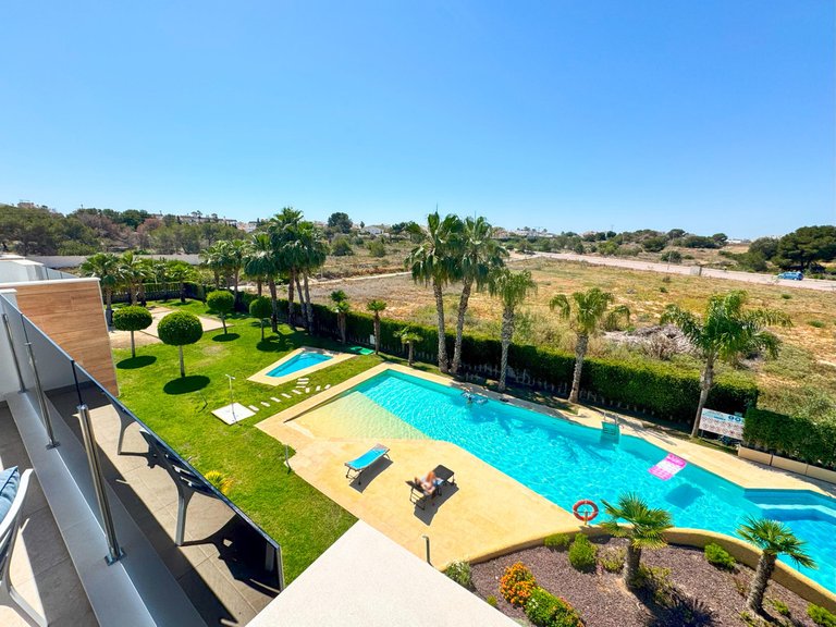 Apartment for Sale in Los Altos, Alicante 27