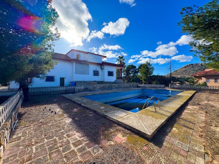 Villa for Sale in Elda, Alicante 7