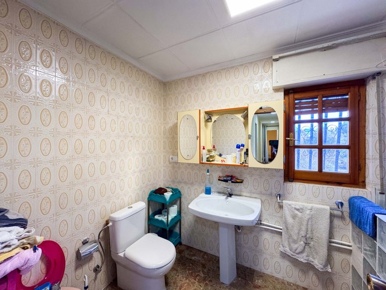Villa for Sale in Elda, Alicante 30
