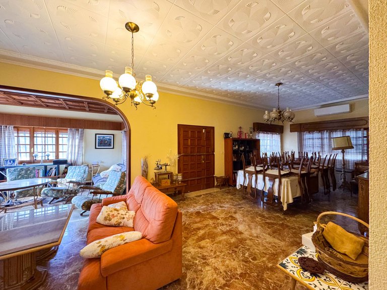 Villa for Sale in Elda, Alicante 35