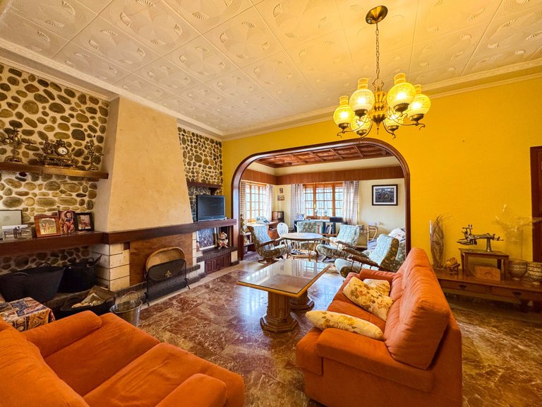 Villa for Sale in Elda, Alicante 36