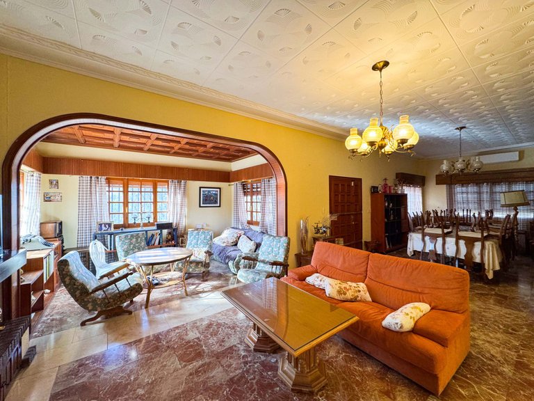 Villa for Sale in Elda, Alicante 37