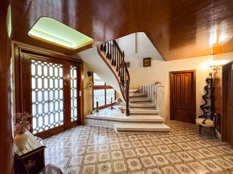 Villa for Sale in Elda, Alicante 2