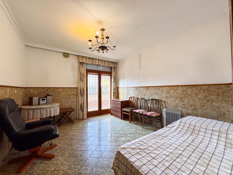 Villa for Sale in Elda, Alicante 5