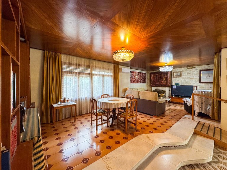 Villa for Sale in Elda, Alicante 16