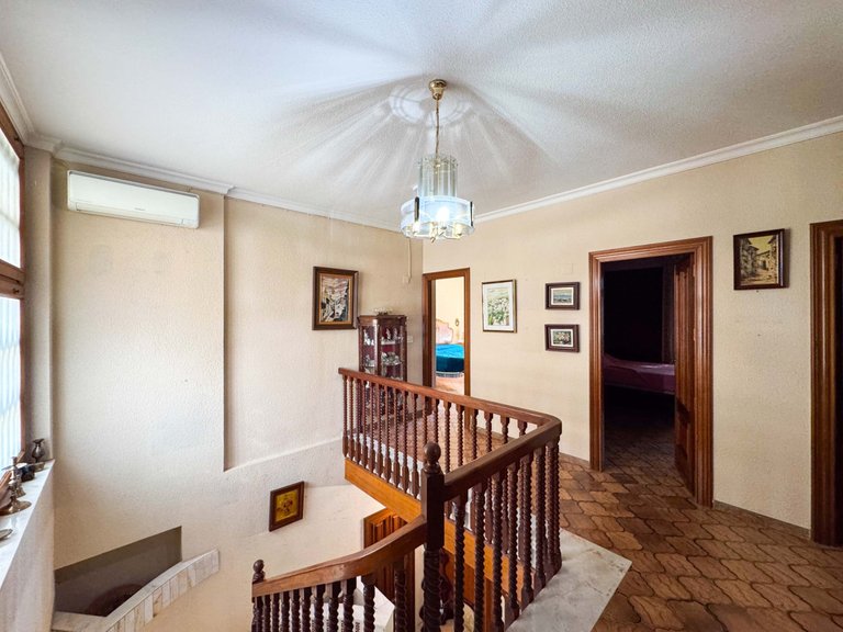 Villa for Sale in Elda, Alicante 20