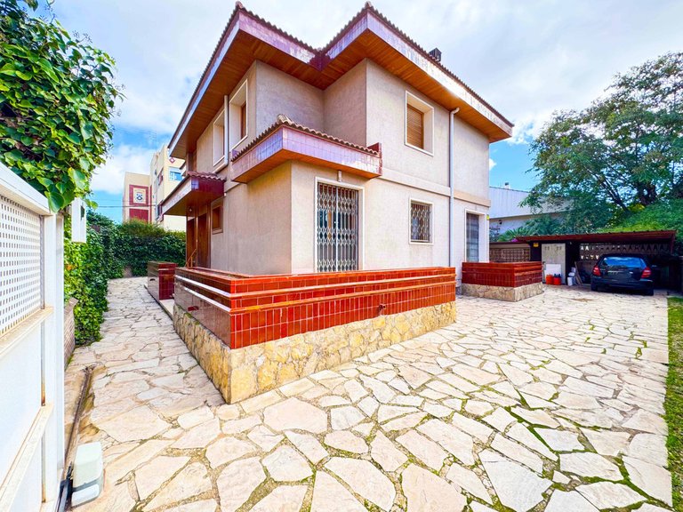 Villa for Sale in Elda, Alicante 35
