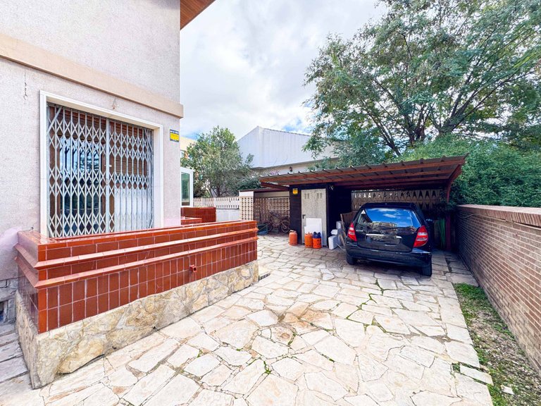 Villa for Sale in Elda, Alicante 36