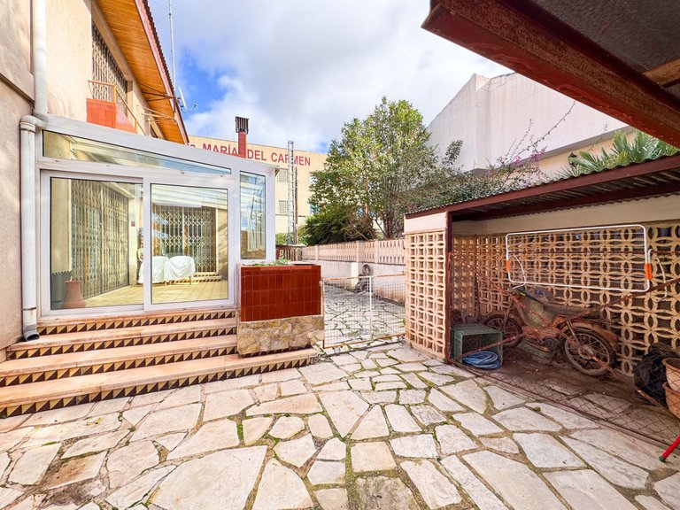 Villa for Sale in Elda, Alicante 37