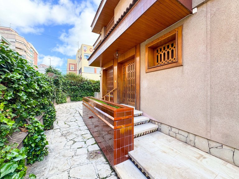 Villa for Sale in Elda, Alicante 40