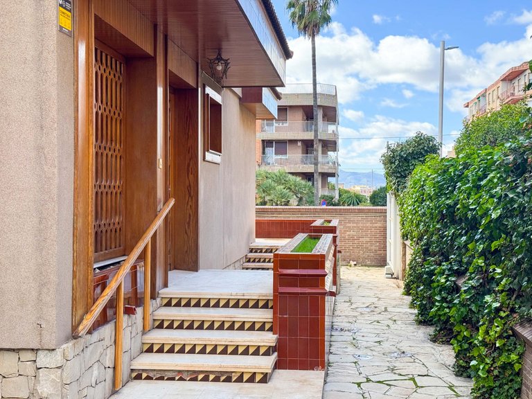 Villa for Sale in Elda, Alicante 42