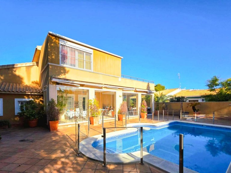 Villa for Sale in Campoamor, Alicante 18