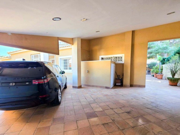Villa for Sale in Campoamor, Alicante 30