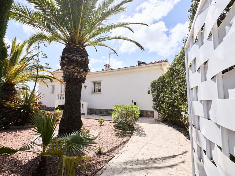 Villa for Sale in Ciudad Quesada, Alicante 1