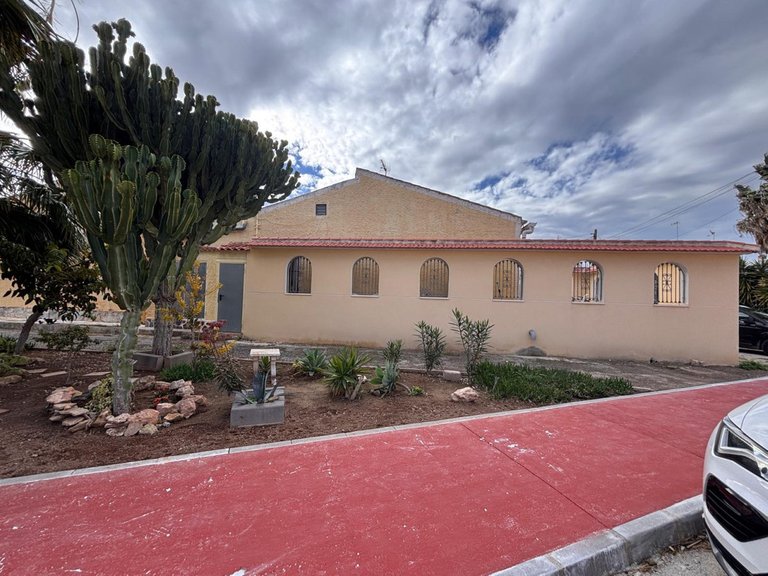 Town House for Sale in Torrevieja, Alicante 1