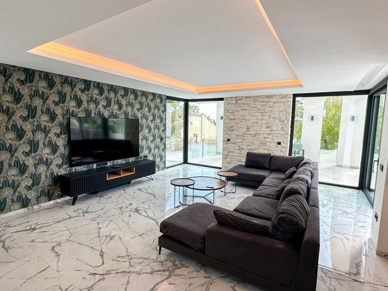 Villa for Sale in Villamartin, Alicante 4