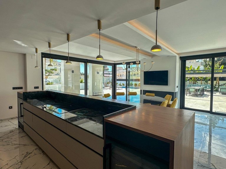 Villa for Sale in Villamartin, Alicante 6