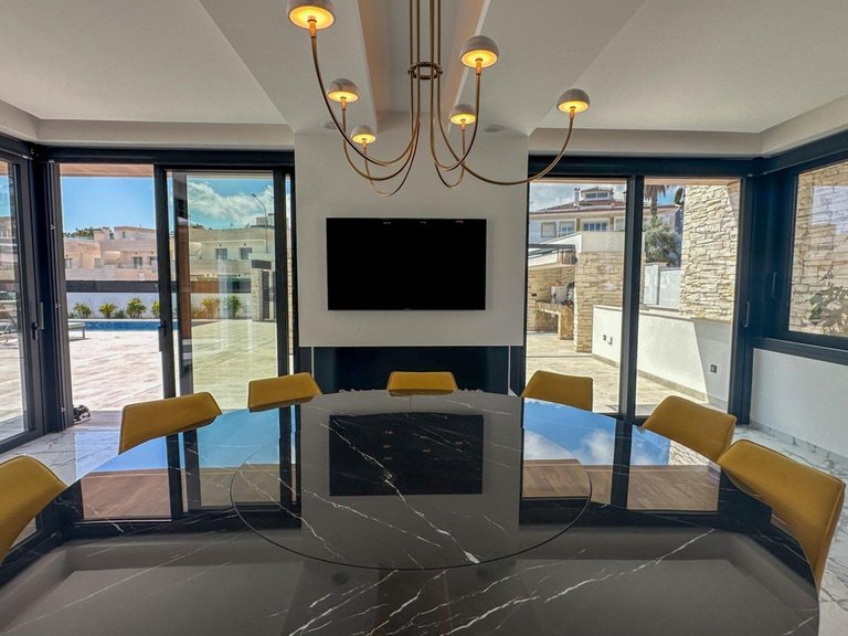 Villa for Sale in Villamartin, Alicante 11