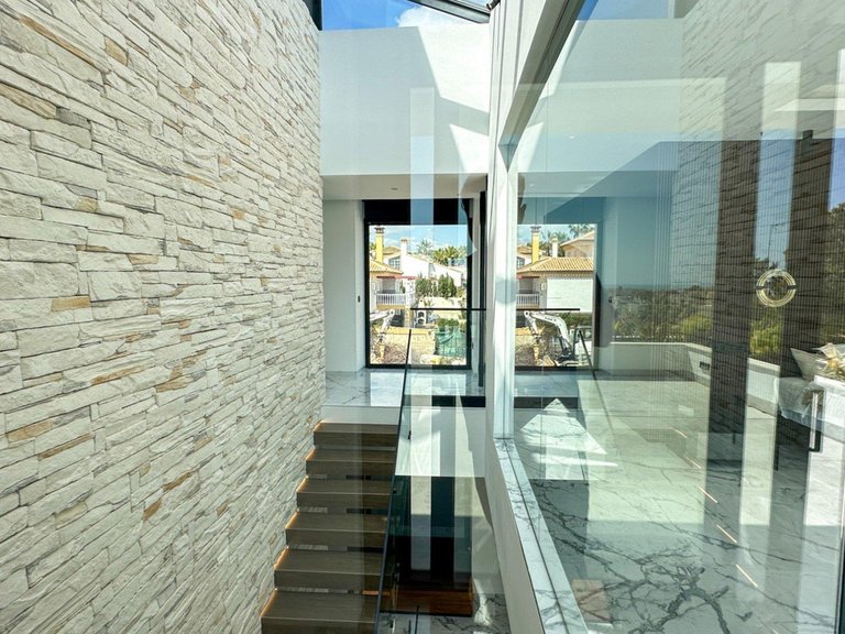 Villa for Sale in Villamartin, Alicante 26
