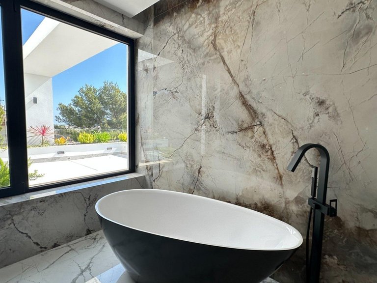 Villa for Sale in Villamartin, Alicante 28