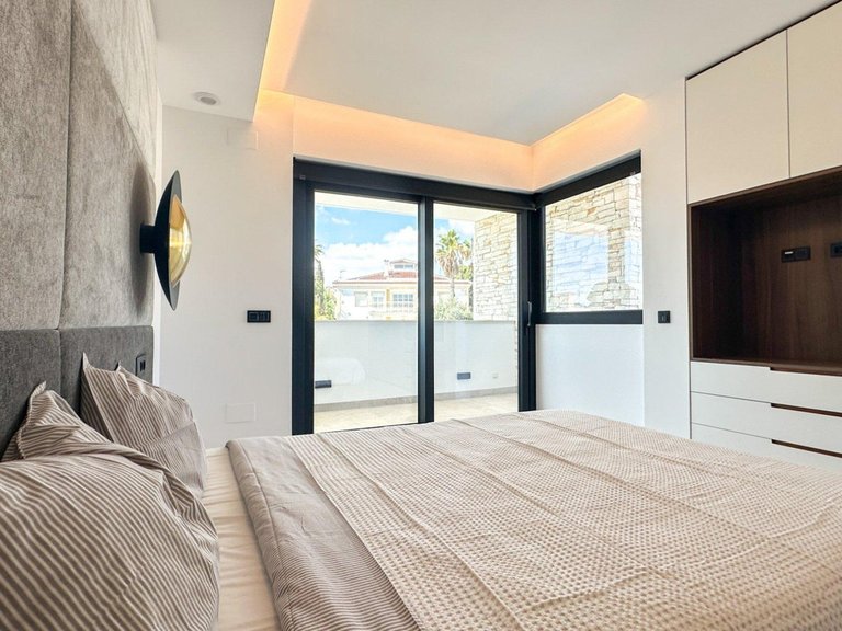 Villa for Sale in Villamartin, Alicante 35