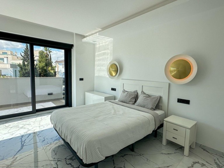 Villa for Sale in Villamartin, Alicante 40