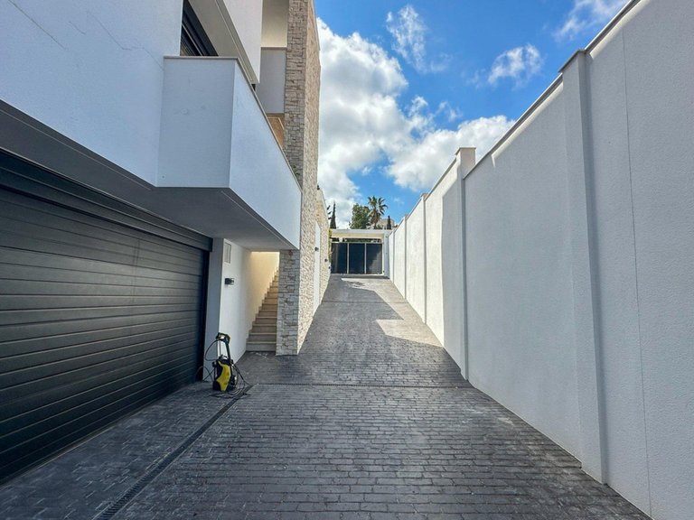 Villa for Sale in Villamartin, Alicante 47