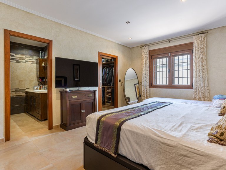 Villa for Sale in Los Montesinos, Alicante 10