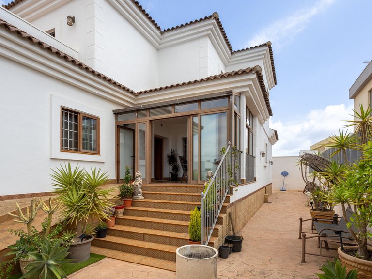 Villa for Sale in Los Montesinos, Alicante 41