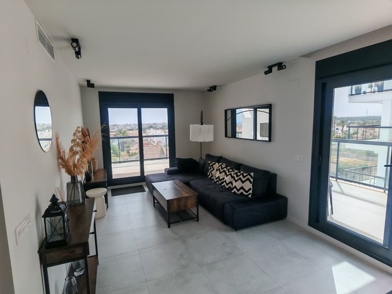 Apartment for Sale in Mil Palmeras, Alicante 1